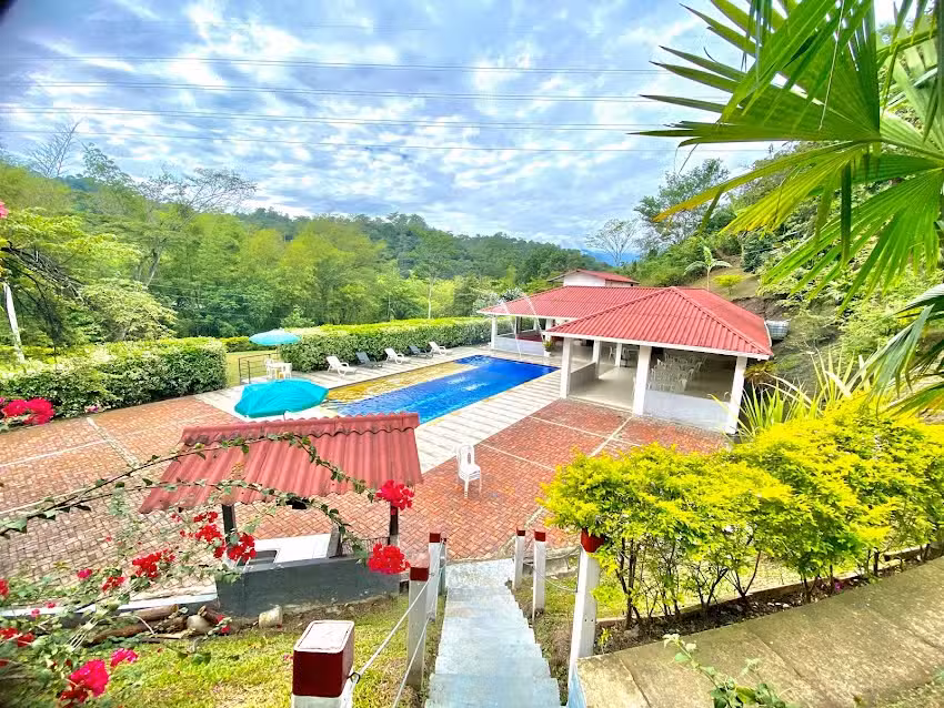 Centro Recreacional y Convenciones Tres Potrillos