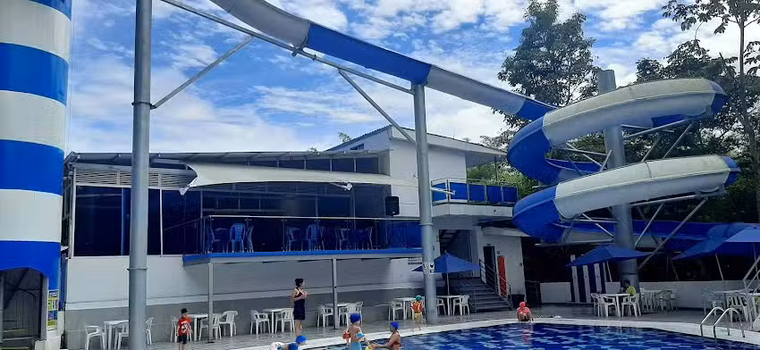 Centro Tur&iacute;stico de la vega.