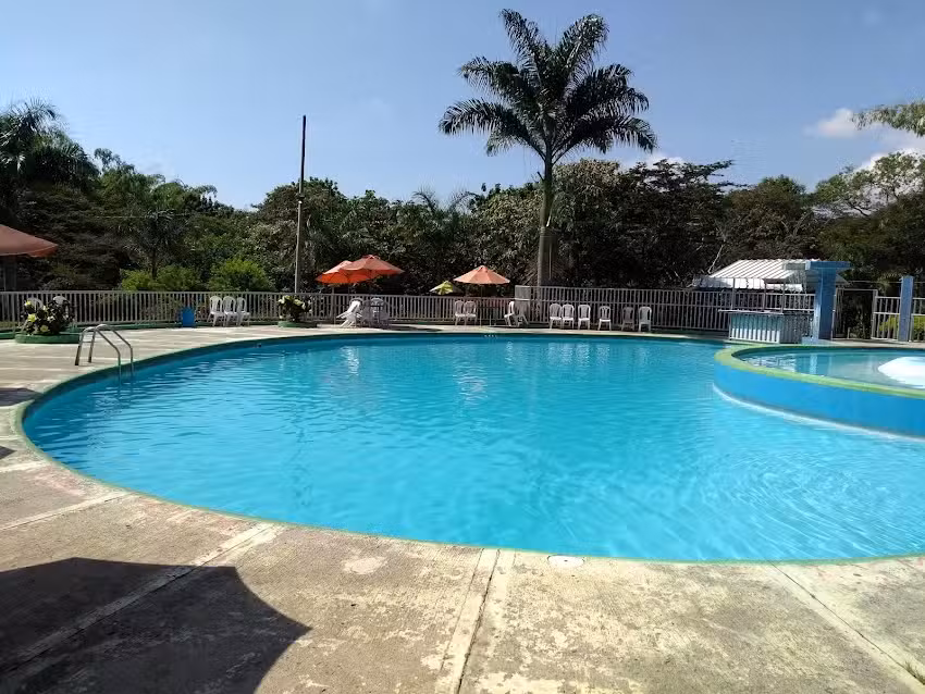 Centro Vacacional y Turistico &ldquo;El Saman&rdquo; S.A.S.