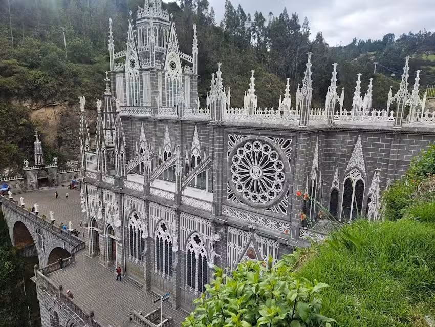 Cielo y Tierra Tour Operadores