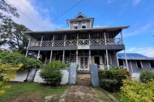 Coconut Paradise Lodge