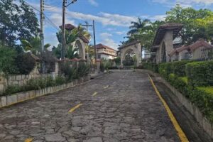 Condominio los Alpes, silvania.