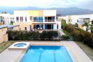 Condominio Monte Bello II