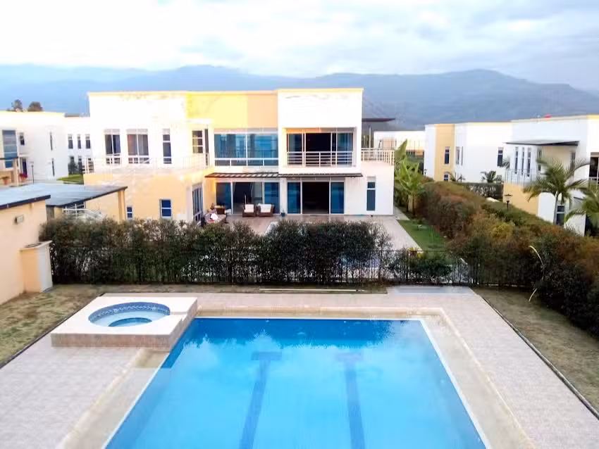 Condominio Monte Bello II