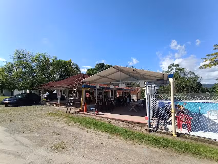 CORRAL DE PIEDRA IVAN SANCOCHO Caba&ntilde;as eventos sociales piscinas