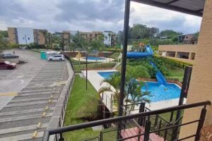 Diana Velasquez-Apartasoles