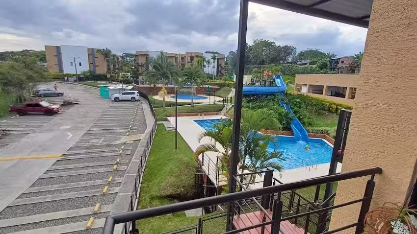 Diana Velasquez-Apartasoles