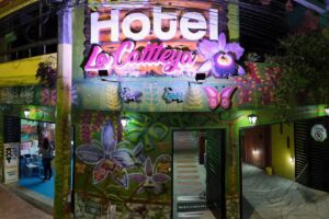 Eco Hotel la Cattleya | Hotel En Mesitas Del Colegio | Con Piscina Parqueadero Restaurante y Desayuno