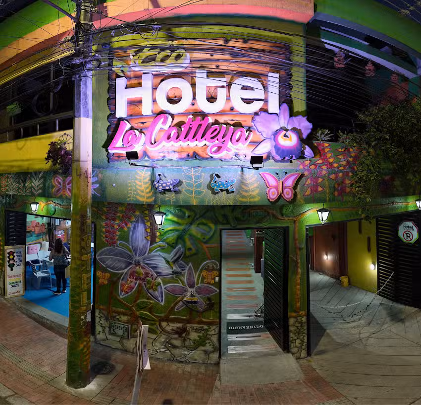 Eco Hotel la Cattleya | Hotel En Mesitas Del Colegio | Con Piscina Parqueadero Restaurante y Desayuno