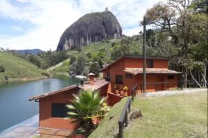 Ecolodge Bah&iacute;a del pe&ntilde;on