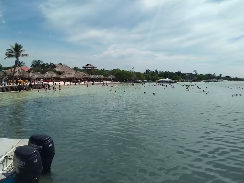 Edificio Apartamentos Bah&iacute;a