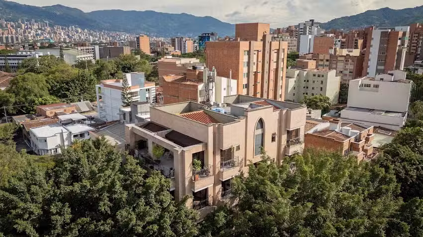 Edificio Fenicia &ndash; Apartamentos y Coworking