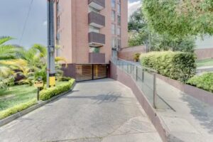 Edificio urbanizaci&oacute;n La Frontera