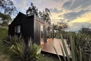 El M&Oslash;NTE teepee hostel