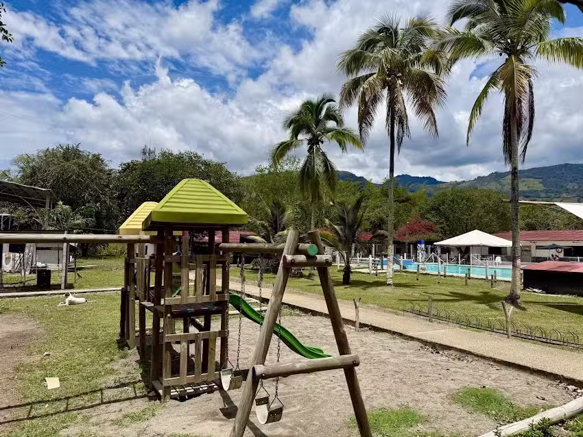 EL PALMAR &ndash; Hotel, piscina, gimnasio, restaurante y parqueadero