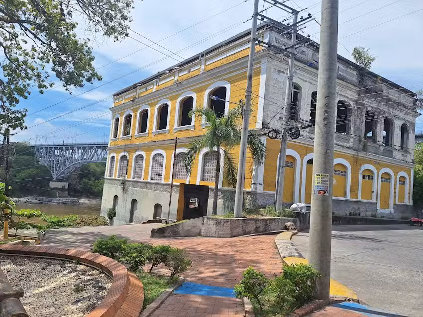 Embarcadero Girardot