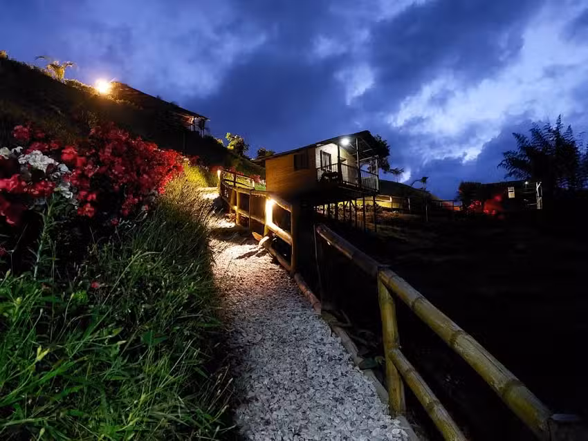 Entrecolinas Caba&ntilde;as