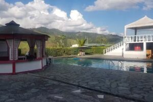 Esmeralda Entre Monta&ntilde;as