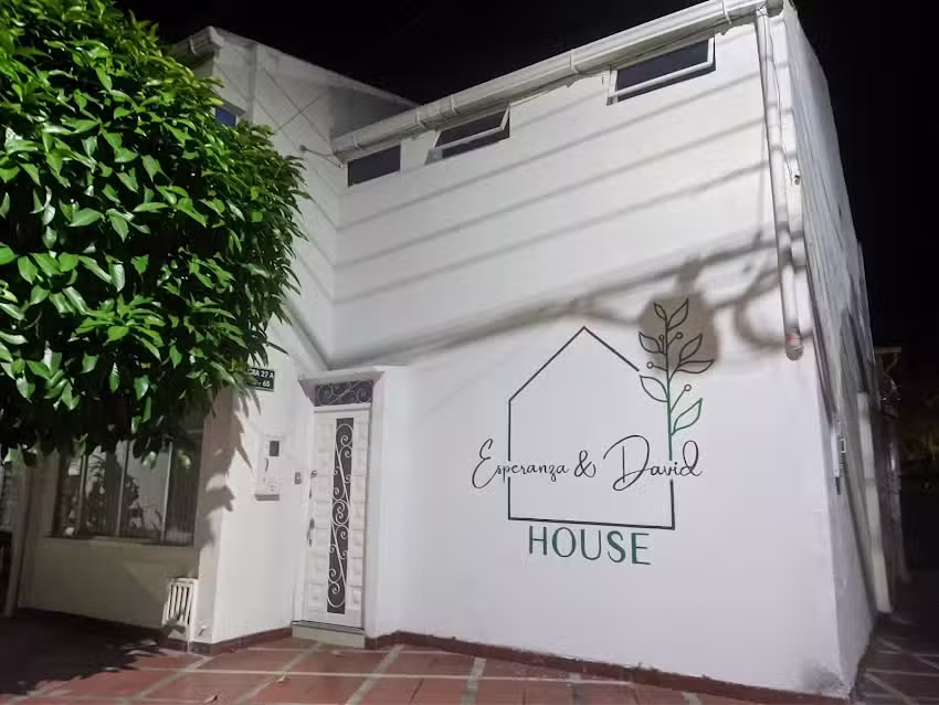 Esperanza&DavidHouse