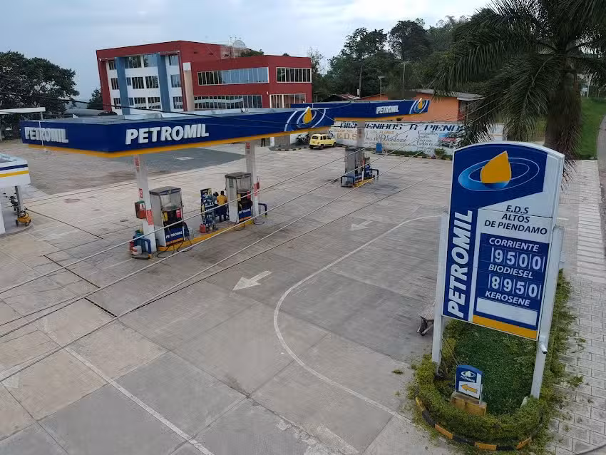 Estaci&oacute;n De Servicio Petromil