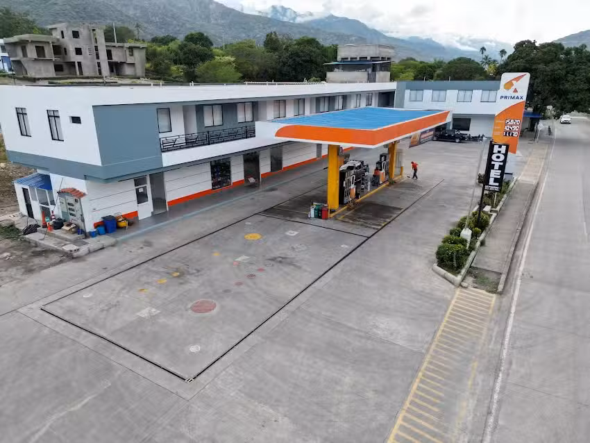 ESTACION Y HOTEL LAS PALMERAS CAPITANEJO