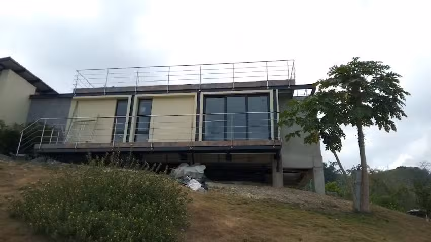 F. Villa Sof&iacute;a