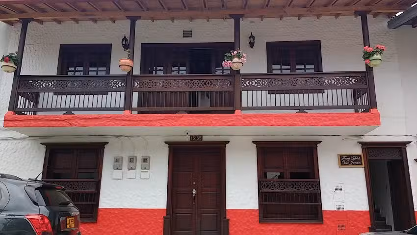 FAMI HOTEL VIVE JARDIN