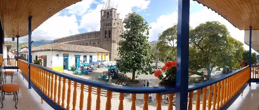 Famihotel La Posada &ndash; Hostels jard&iacute;n