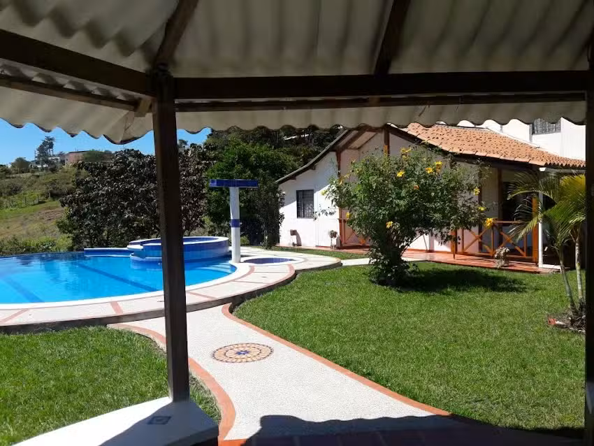 Finca alojamiento vacacional arriendo Chachagui