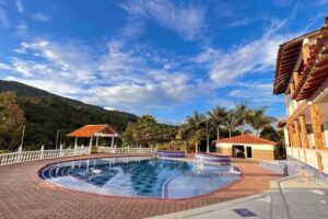 Finca Apeir&oacute;n