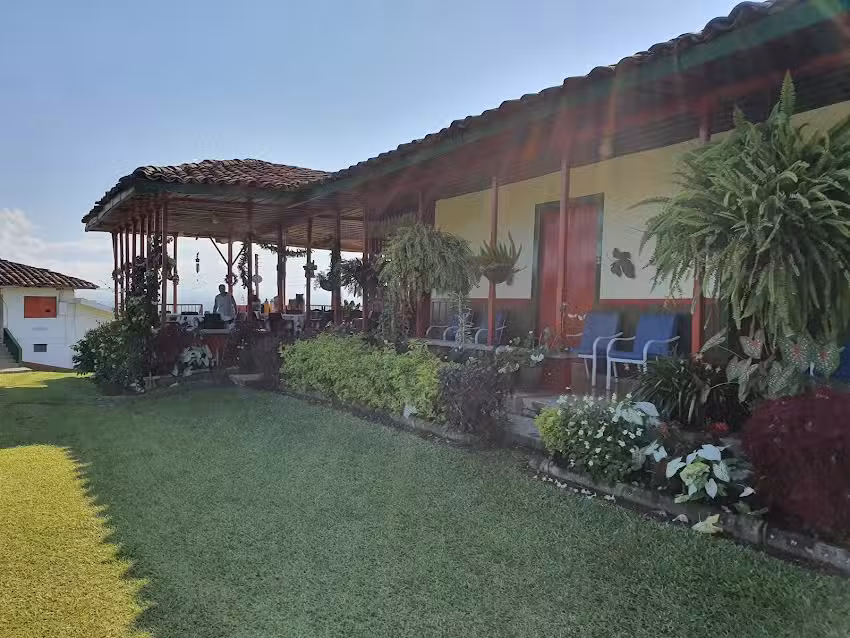 Finca Caracol&iacute;