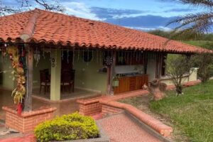 Finca el paraiso, Cartago via Zaragoza