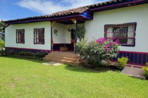 Finca hotel santillana