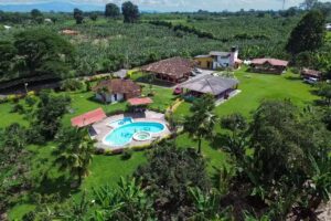 Finca Hotel Shalom La Dorada