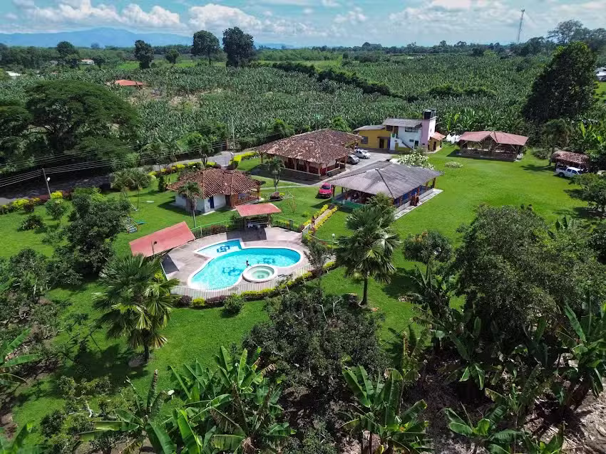 Finca Hotel Shalom La Dorada