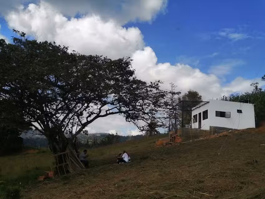 Finca La Alameda (La Llanada, Vereda Piedra Parada)