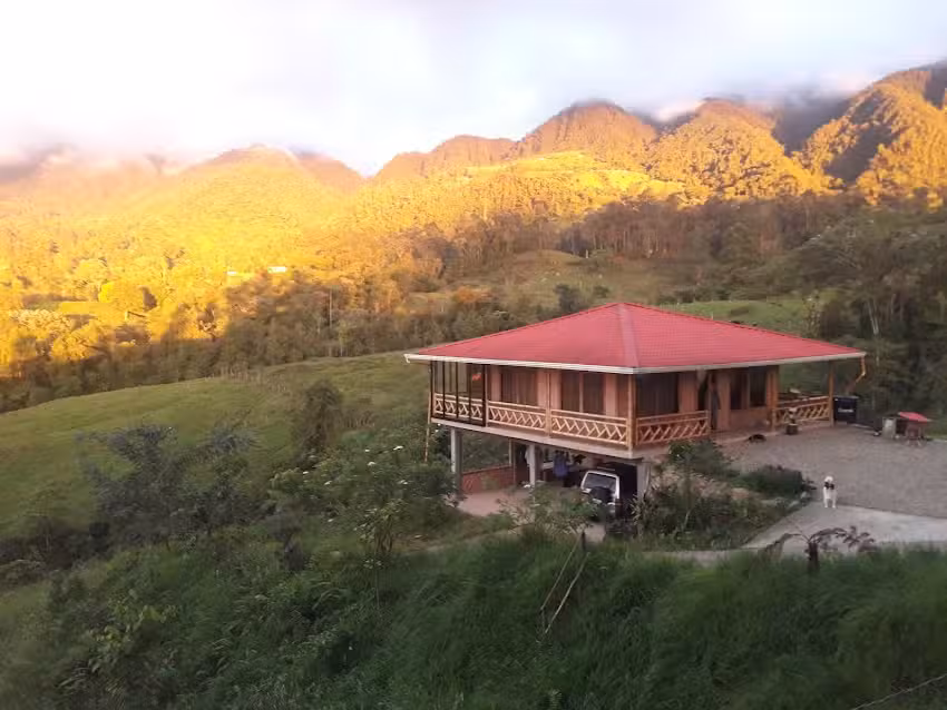 Finca La Bonita (Casa de Guadua)