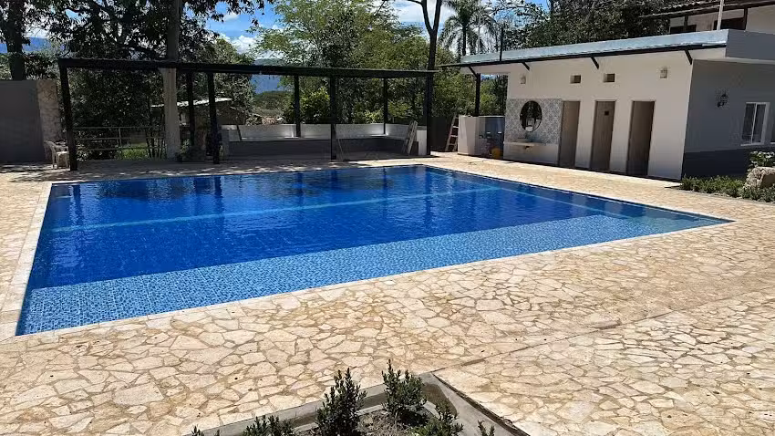 Finca Las Cari&ntilde;osas para (30) PERSONAS