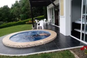 Finca Mariana, Conjunto Pinares del Lago Casa 10