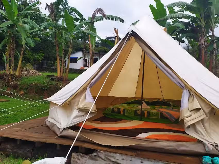 Glamping, Caba&ntilde;as y Piscina Natural Piedemonte Llanero