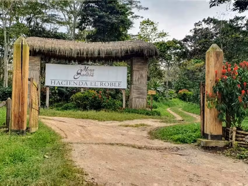 HACIENDA EL ROBLE