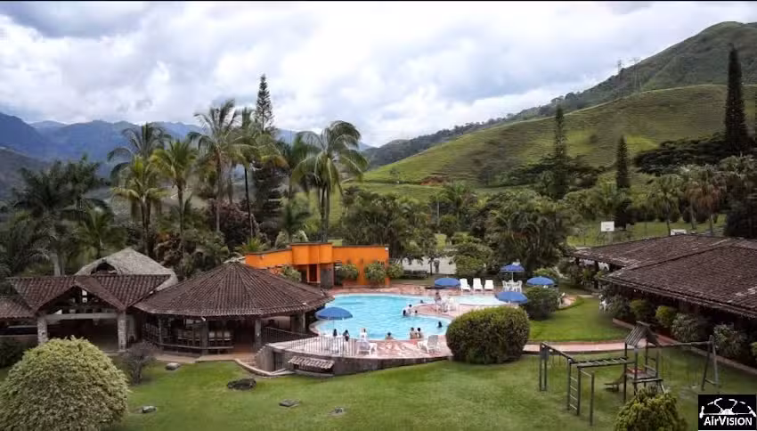 Hacienda Hotel Los Bucaros