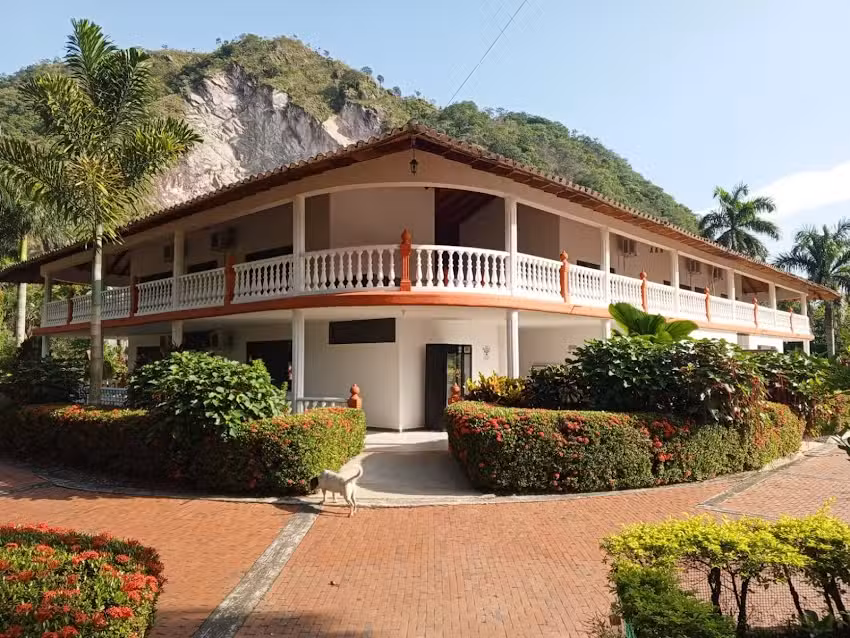 Hacienda villa de los angeles