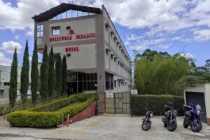 Hollywood Paradise Hotel