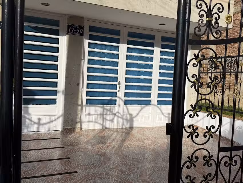 Hospedaje Apto Lim&oacute;n Azul