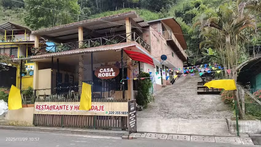 Hospedaje Casa Roble