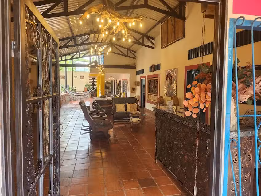 HOSPEDAJE FAMILIAR: CASA ROMA RIVERA-HUILA