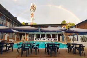 HOSPEDAJE LA FLORESTA