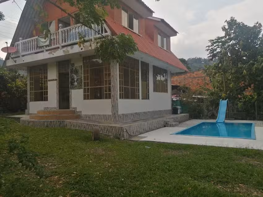 HOSPEDAJE LOS GUADUALES &ndash; ALQUILER DE CABA&Ntilde;A PISCINA