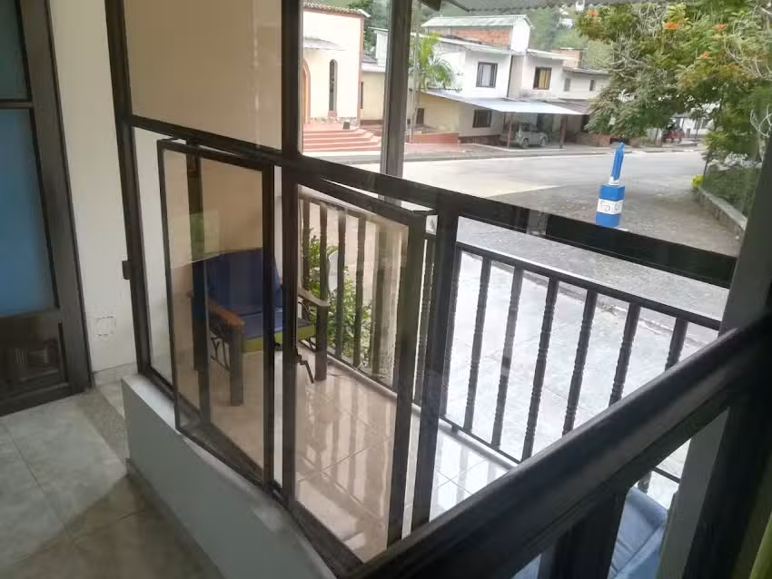 Hospedaje M&aacute;mbita